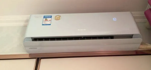 空调出风口滴水是什么原因，是正常现象吗？